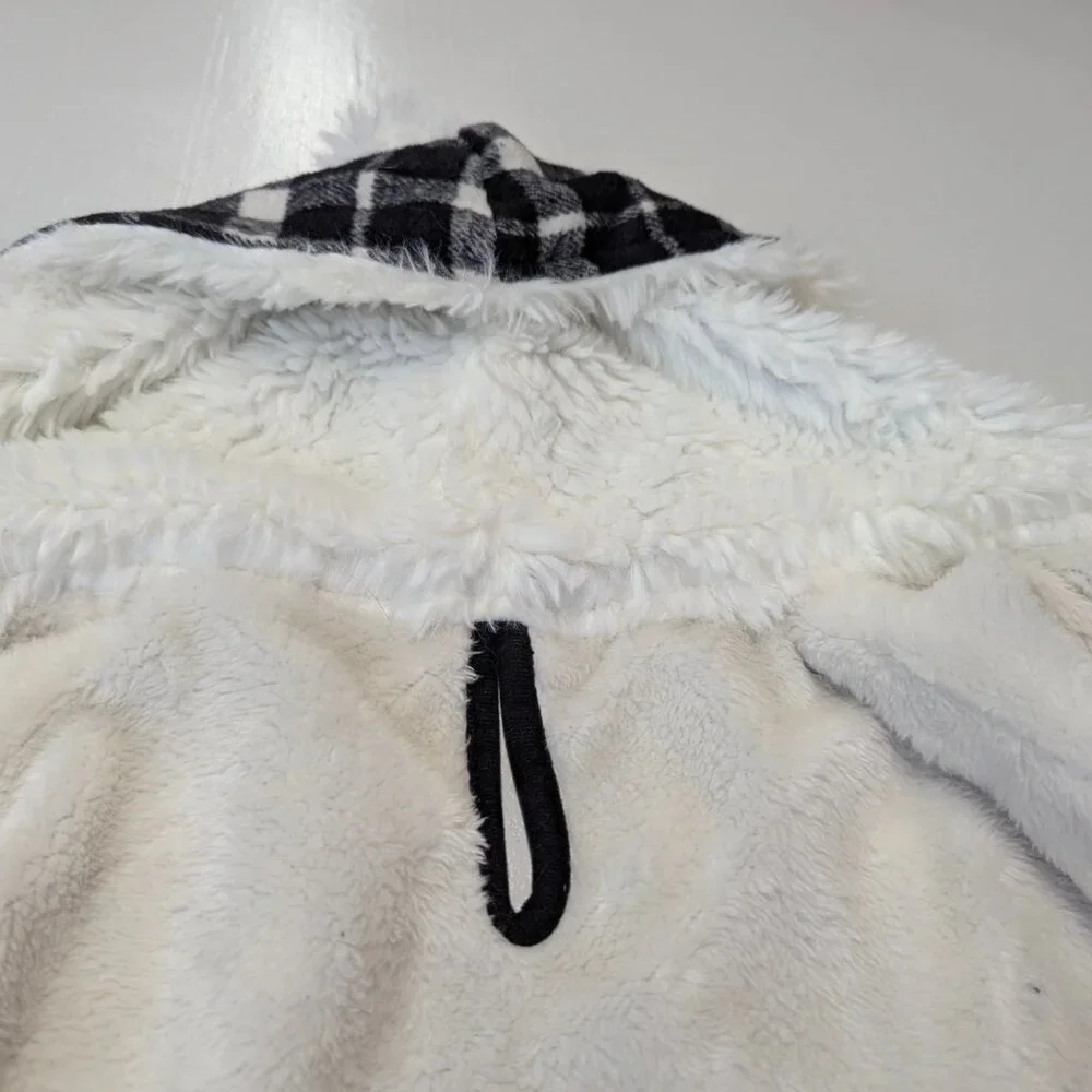 Flannel Hooded Dog Shirt Size Large Black and White Plaid With Fuzzy Inside